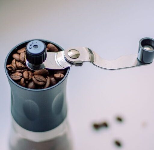 Essential Tools for a Small Kitchen: Maximize Space and Efficiency